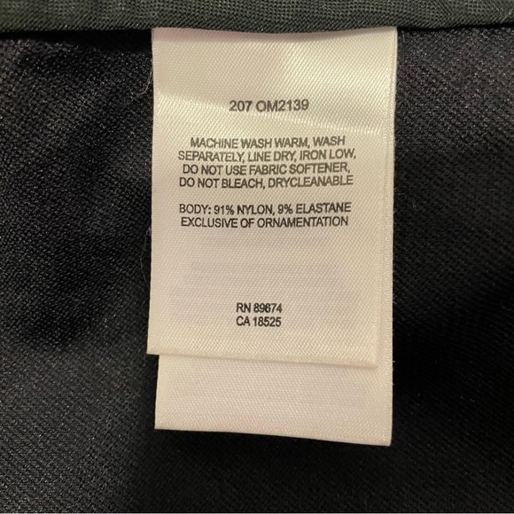 MOUNTAIN Hardwear black reflective lightweight rain shell size XL - Picture 4 of 6